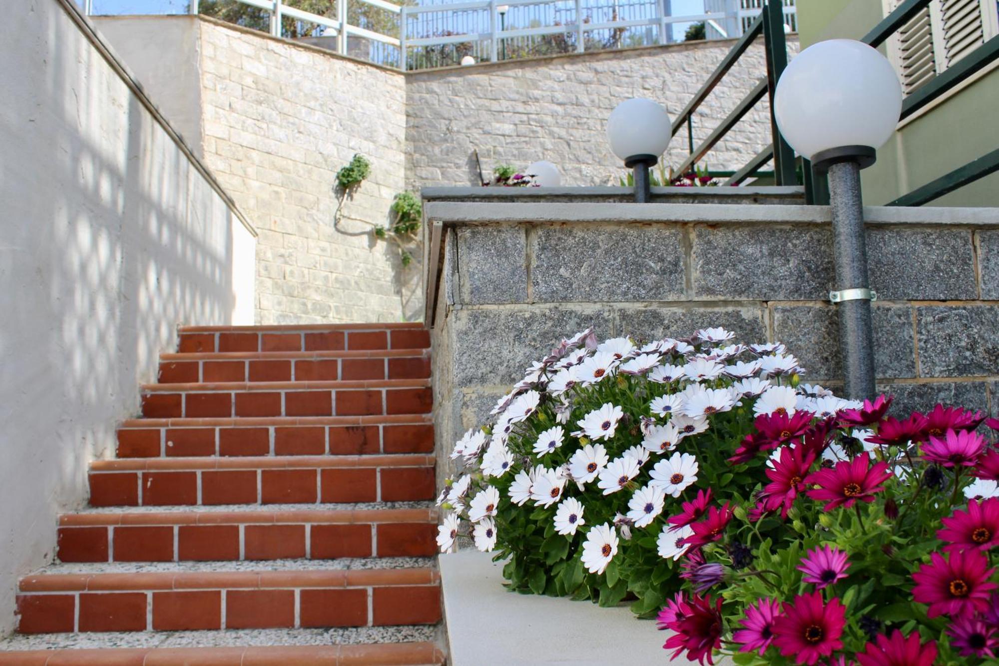 Yoursea Home Sant'Ambrogio  Zewnętrze zdjęcie